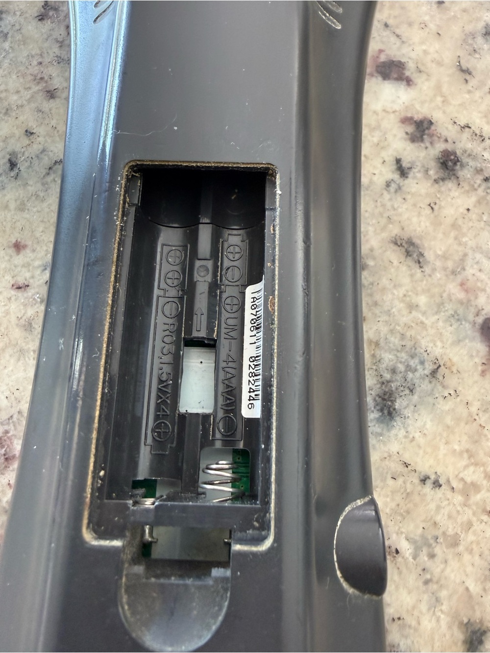 Universal Remote Control - Gray - Picture 6 of 6